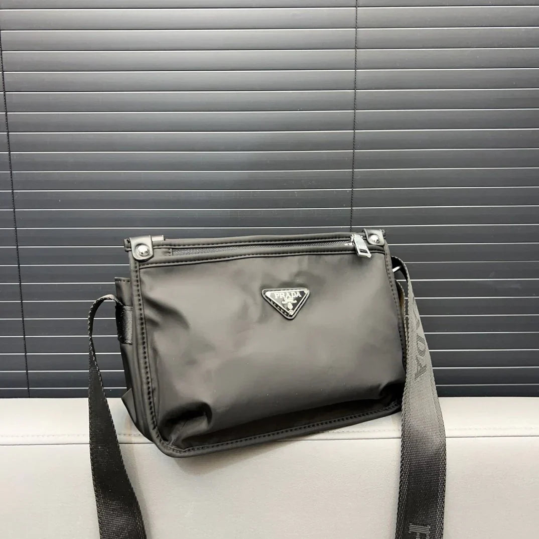 New fashion men's versatile crossbody bag 1024011011