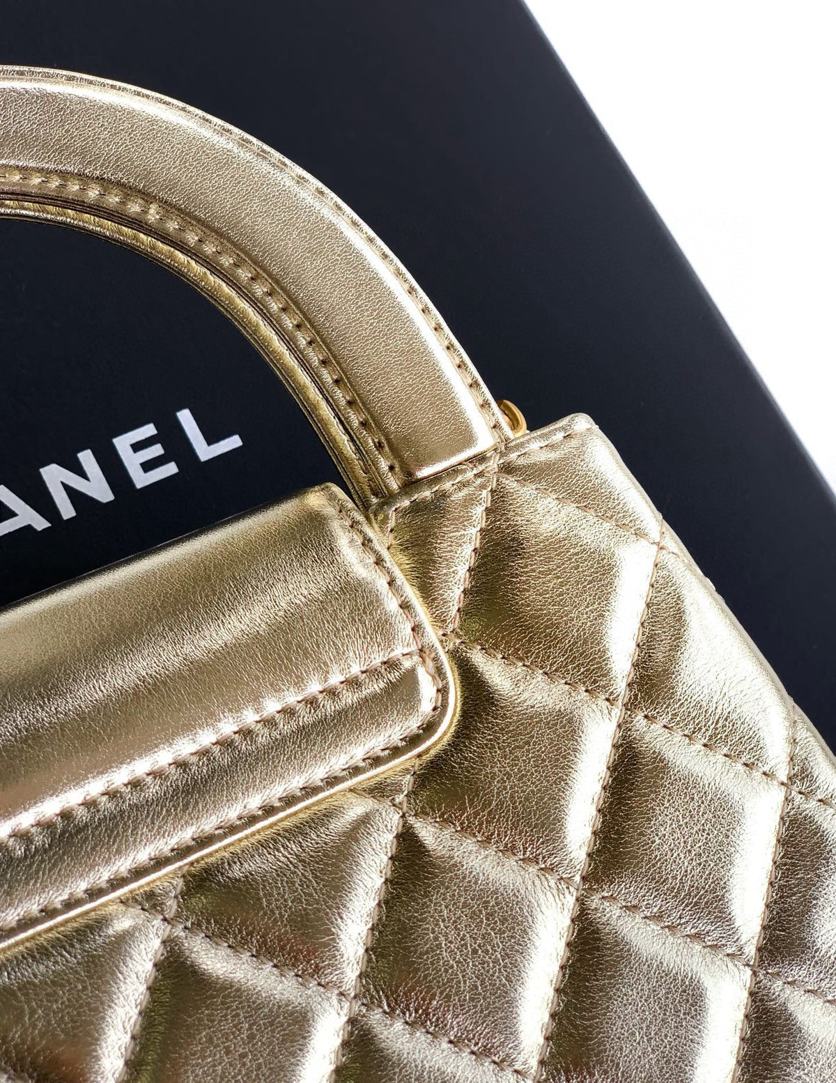 CC 25A nano 19cm kelly shopper bag metallic gold lambskin gold hardware