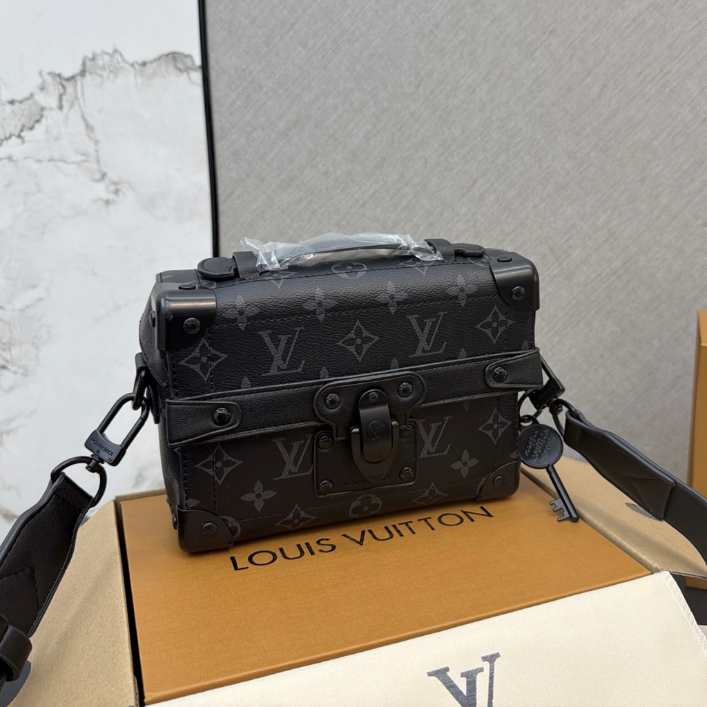 New Fashion handmade men's BagsXC052026090402